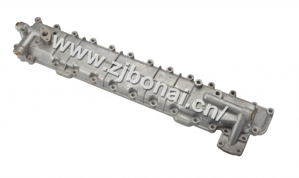 五十铃散热器边盖