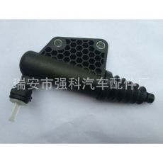 离合器分泵制动分泵铃木雨燕天语SX4羚羊奥拓23820-77JA1