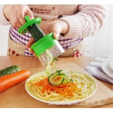 厨房神器 将黄瓜土豆胡萝卜蔬菜切成面条状 切长丝器